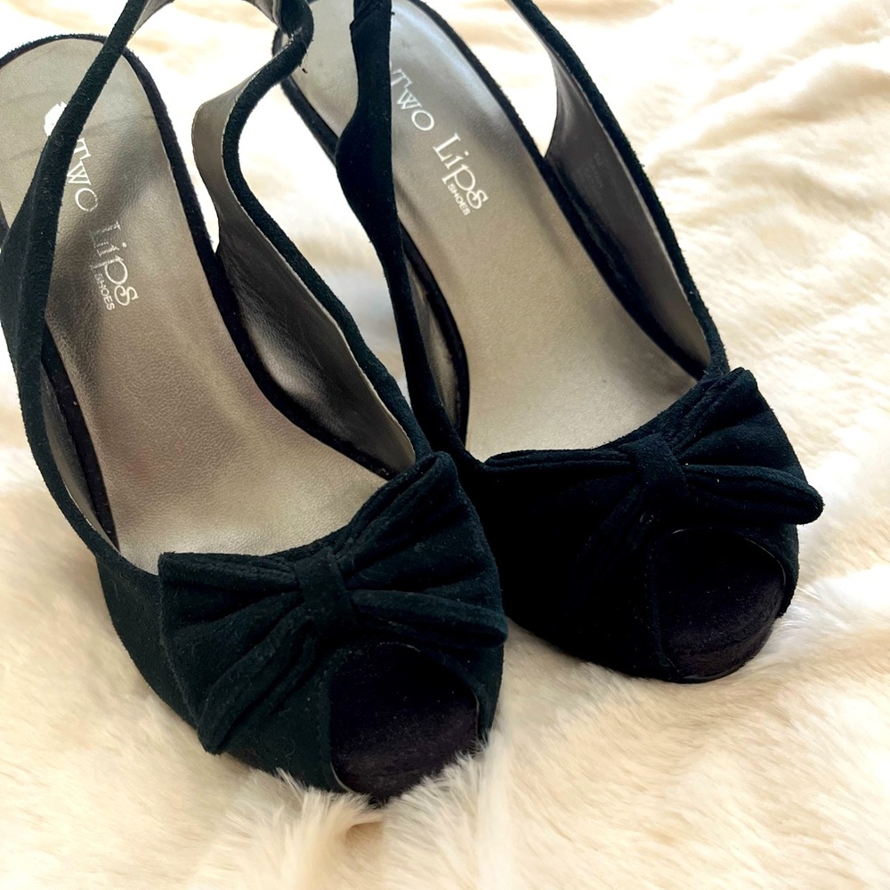 Two Lips size 6 sling back heals